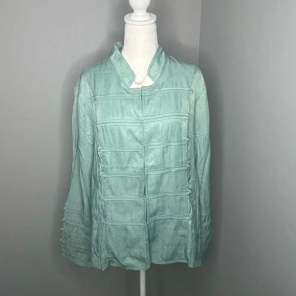 The Pyramid Collection tunic top